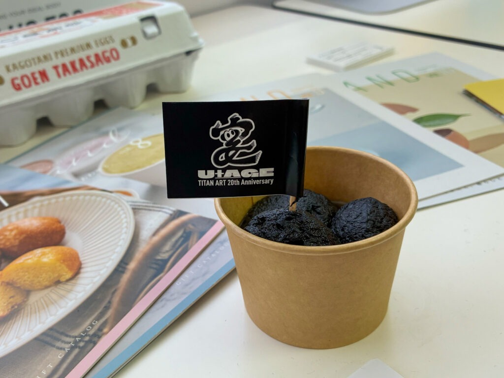 イベントで提供されたコラボフード「黒い明石焼き」